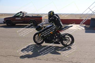 media/Nov-03-2025-Lets Ride (Mon) [[4d74c1c4d3]]/B Group/Grid/